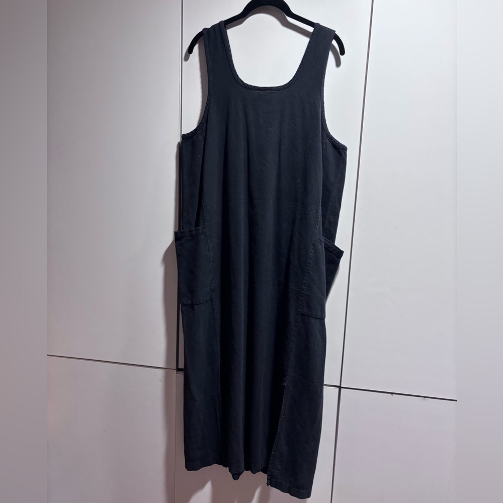 Black Sleeveless Dress with Floral Patch Vtg - Picture 3 of 4